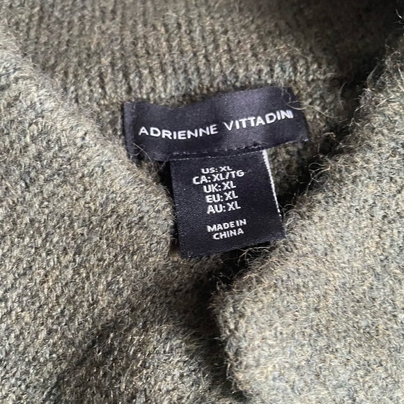 Women’s forest green cardigan. XL. Never worn. - Picture 3 of 3